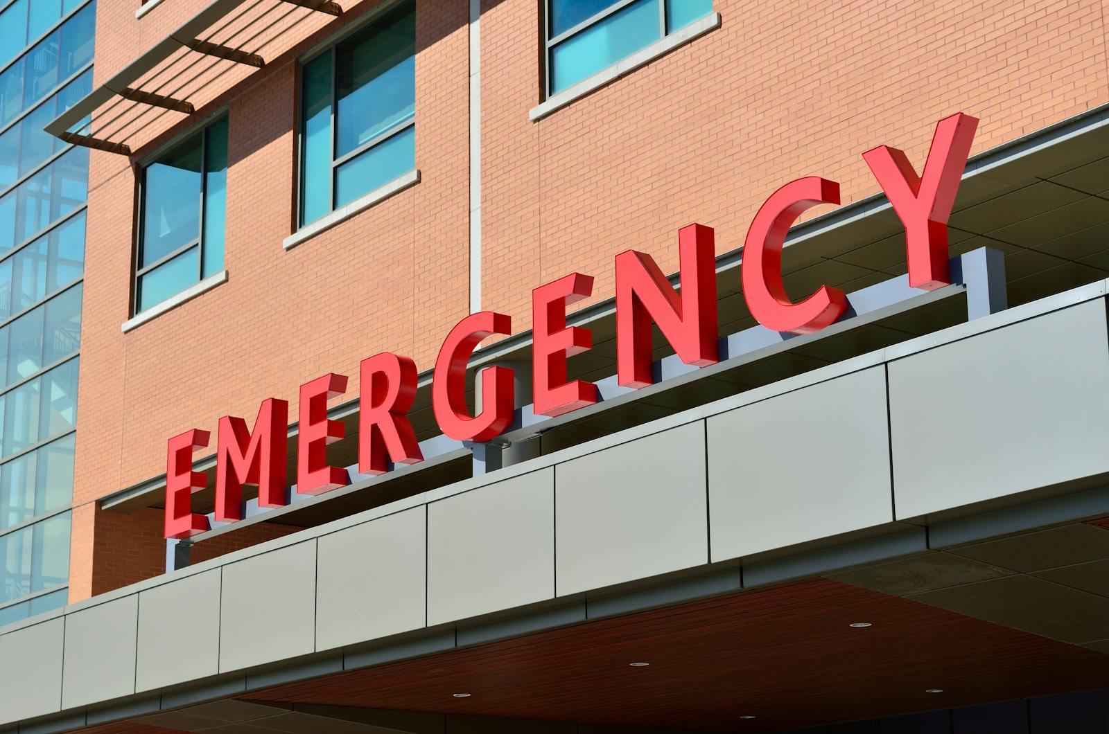 Emergency room sign – Understanding Med Pay car insurance and how it covers medical expenses after an accident.
